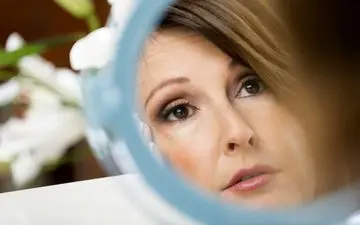 علائم کمبود برخی ویتامین‌ها در حوالی صورت