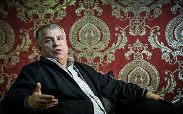 علی پروین در بیمارستان بستری شد