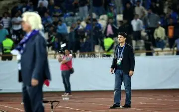  بدون مهاجم و با 6 هافبک دونده/شفر چطور دست های لادروپ را بالا برد؟