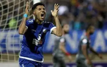 مدافع آبی پوشان دومین خرید طلایی پوشان