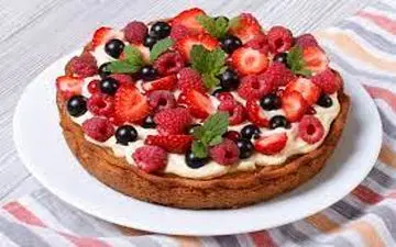 این شیرینی رو درست کن چون بچه ها عاشقشن |  تارت میوه ای با خامه پنیری