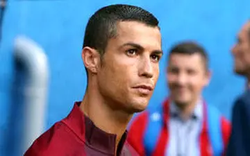 باید به مسائل خصوصی رونالدو احترام بگذاریم