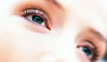 دلیل جرقه های نورانی مقابل چشم چیست؟