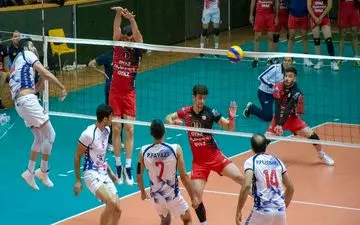 تداوم صدرنشینی شهرداری ورامین و شکست پیکان/ خاتم در اراک باخت