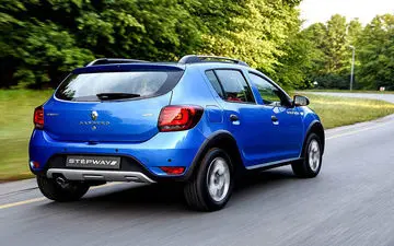 قیمت ساندرو در یک قدمی ۶۰۰ میلیون / ارزان ترین ساندرو بازار چند؟ 