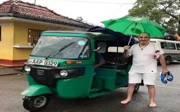 لباس های عجیب و غیر معمول بازیگر مشهور در سریلانکا+عکس