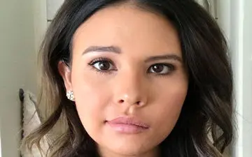 فلج صورت در بارداری به چه علتی رخ می‌دهد؟