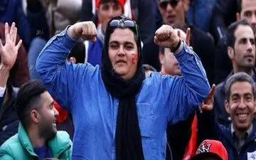 هوادار پرسپولیس با گریم زنانه مرد از آب درآمد