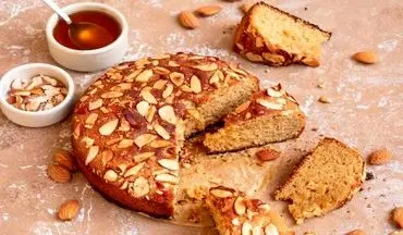 طرز تهیه کیک عسل و بادام خامه ای | یکبار امتحانش کن!