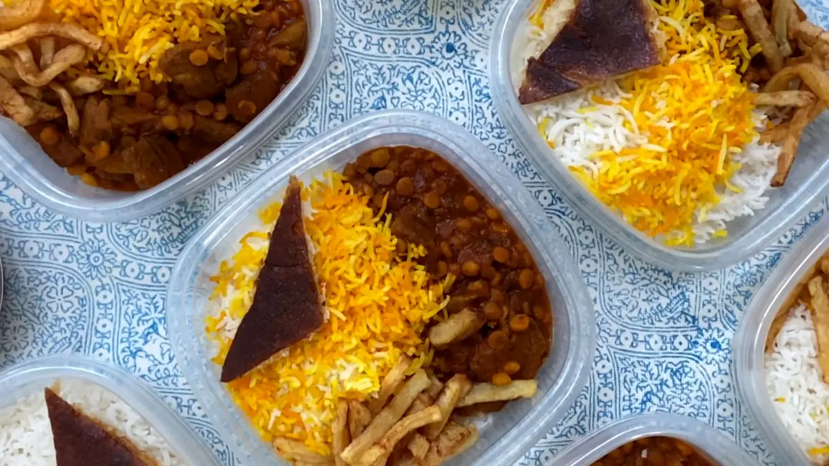 طرز تهیه خورش قیمه نذری برای ۲۰۰ نفر با طعمی جاافتاده و حرفه‌ای
