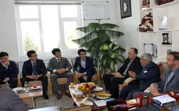  هیئت تجاری کره جنوبی از شهرک آب معدنی کوهرنگ بازدید کرد