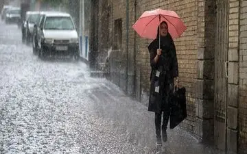 کاهش آلودگی هوای تهران از جمعه/برف و باران‌ در راه است