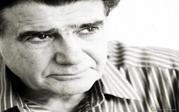 عکس کمتر دیده شده از نوجوانی استاد شجریان در محل کلاس درس