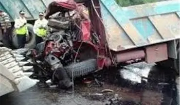 تصادف وحشتناک تیبا و کامیون در محور دامغان - جندق 5 کشته برجا گذاشت
