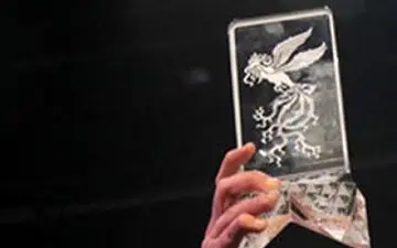 سیمرغ بهترین فیلمنامه به طور مشترک به هومن سیدی و کامبوزیا پرتوی رسید + فیلم