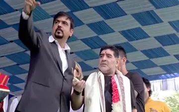 رونمایی از مجسمه مارادونا در هند + فیلم