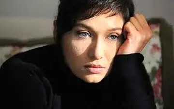 بازیگر زن ترکیه ای با حجابی خاص در ایران