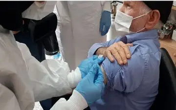 افراد بالای ۶۵ سال باید دُز سوم تزریق کنند