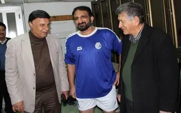 از بزرگان استقلال انتظار بزرگی کردن می‌رود/ حاشیه‌ درست کردن اصلاً به صلاح استقلال نیست!