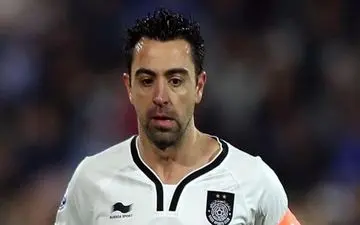  نگاه جالب کارگر ورزشگاه آزادی به ژاوی/ از اون نگاه ها که حواسش نیست!