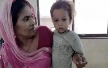 کودک هندی، قاتل کبرای سمی؛ ماجرای باورنکردنی نبرد کودک دو ساله با مار