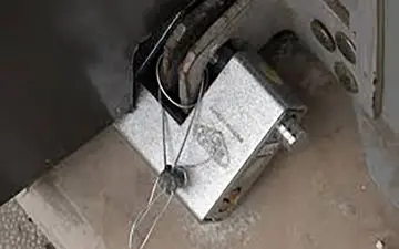 پلمپ یک داروخانه به دلیل گرانفروشی ماسک در اردبیل
