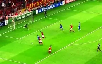 از رونالدو تا دیوید بکهام؛ 10 گل برتر منچستر یونایتد 