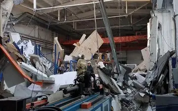 فرو ریختن وحشتناک سقف کارخانه‌ای در مسکو +فیلم 