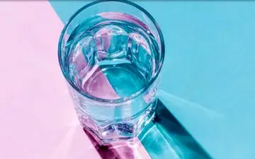 یک فرد دیابتی چه مقدار آب روزانه باید بنوشد؟