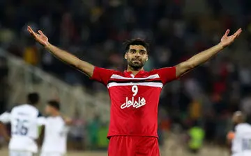 مهاجم پرسپولیس از حضور در برنامه ۹۰ انصراف داد