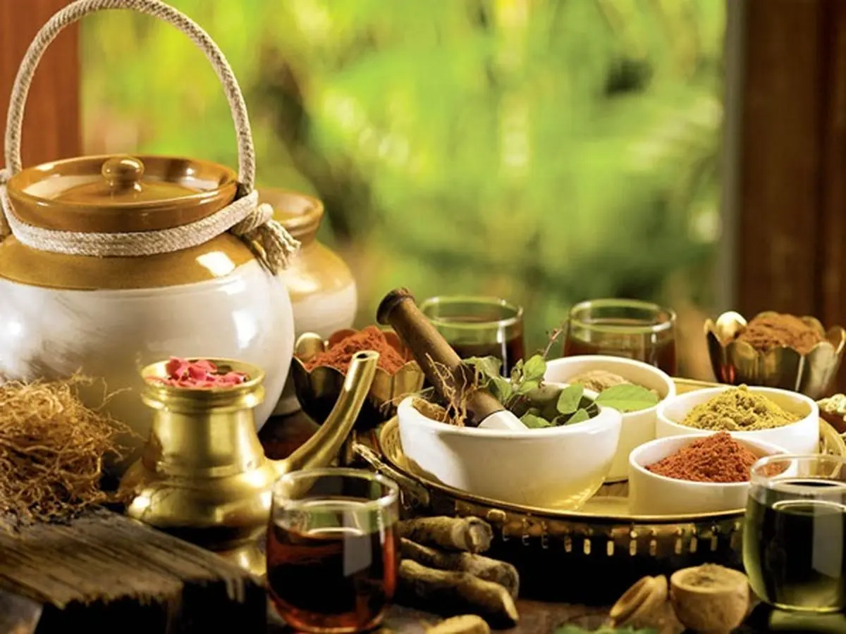   دهانشویه گیاهی موثرتر است یا شیمیایی؟/ نسخه طب سنتی برای بوی بد دهان 