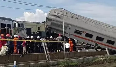 تصادف ۲ قطار در اندونزی/ ۳۱ نفر کشته و زخمی شدند