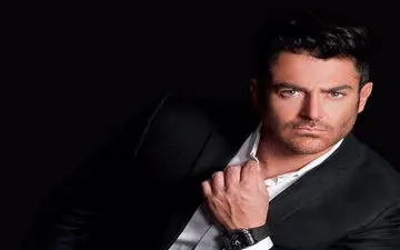 ورزشگاه آزادی میزبان دو نفر /گلزار در کنار کریمی