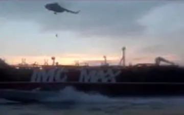  لحظه توقیف نفتکش انگلیسی توسط تکاوران دریایی سپاه