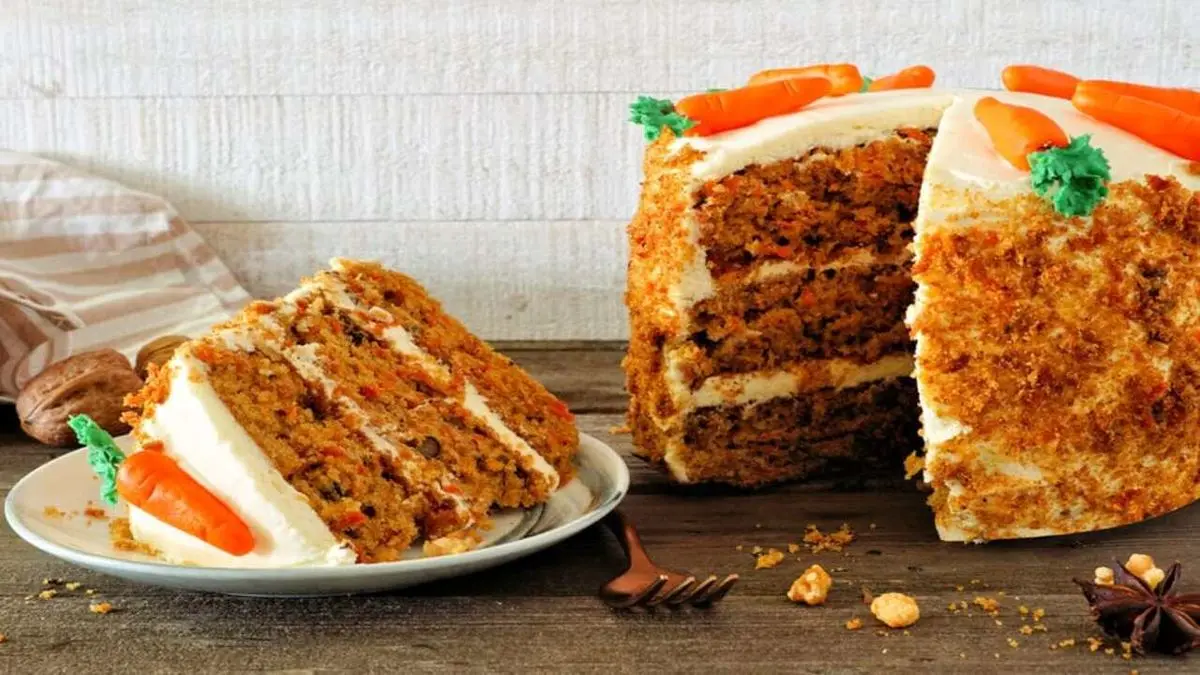 طرز تهیه کیک هویج نرم و مرطوب با کرم پنیر