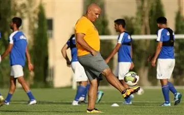 تیم کامل در اختیار سرمربی استقلال