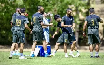 
مورد جالب خسرو حیدری؛ مربی هم‌تیمی‌های سابق! 