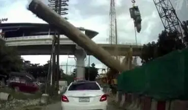 صحنه وحشتناک از سقوط شمع فولادی چهار تنی روی اتومبیل +فیلم 