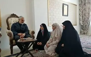 ماجرای تغییر نام یکی از اعضای خانواده شهید محرابی در روز عرفه توسط سردار سلیمانی 