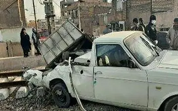 مرگ تلخ دختر بچه 10 ساله در تصادف قطار با یک وانت