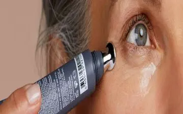 روش تهیه ژل جادویی برای رفع تیرگی و چین و چروک دور چشم
