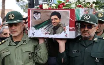 پیکر دانشجوی شهید امیرحسین قربانی بهابادی در گلزار شهدای بهاباد به خاک سپرده شد