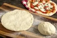 طرز تهیه خمیر پیتزا نیویورکی؛ غذای خوشمزه و حرفه‌ای به سبک رستورانی
