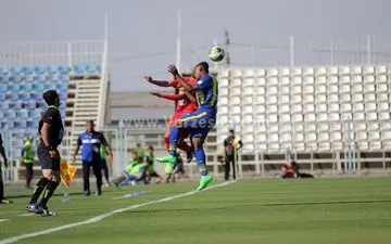 انتقال مهاجم تراکتور به بیمارستان (عکس)