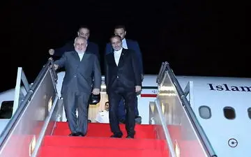 ظریف در دور دوم سفر آسیایی خود، وارد جاکارتا شد