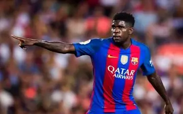 حیرت از کفش «خاردار» بازیکن فوتبال ! + عکس