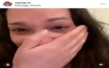 فیلم| گریه های بی امان پرستاری که شغلش را از دست داد/ او اجازه ماسک زدن نداشت