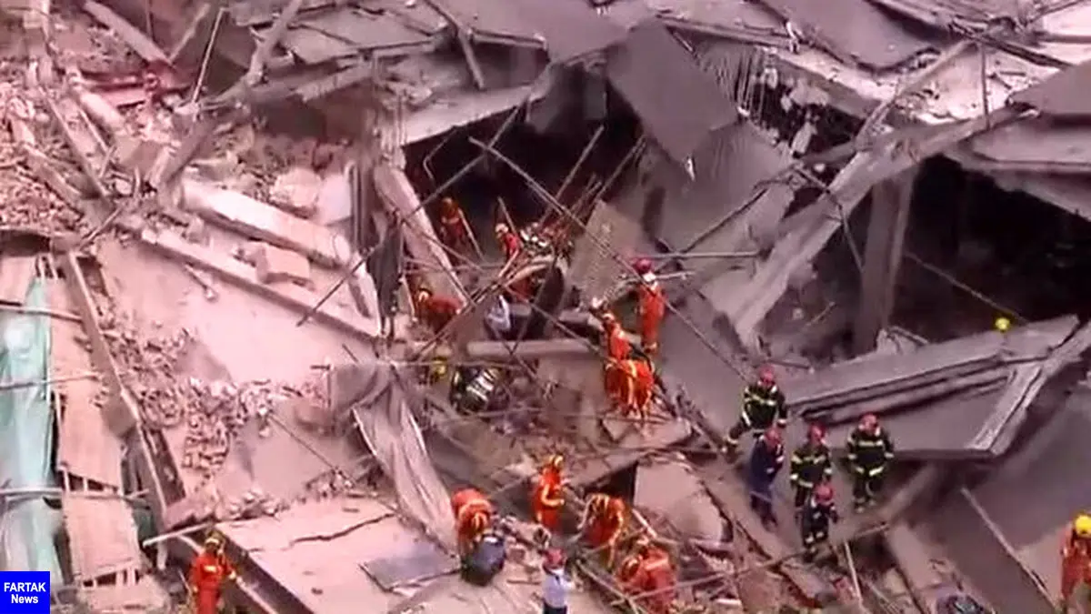 سقوط ساختمان و گرفتار شدن ۲۰ نفر زیر آوار