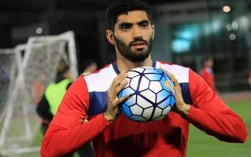 دیگر ملی پوش پرسپولیس هم مشتری خارجی پیدا کرد/ ثانیه شماری برای انفجار بمب قرمزها