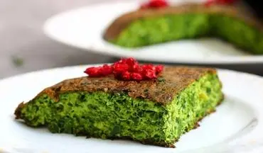 کوکو سبزی مجلسی با زرشک و گردو؛ طعمی رستورانی در خانه!